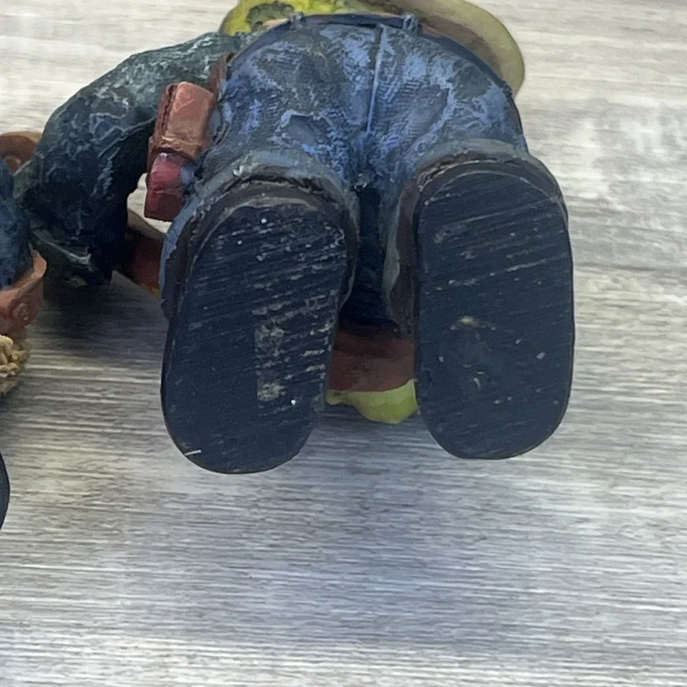 Cowboy Frog Figurines  Country Western Frogs in Hats & Denim Boots Set Of 3